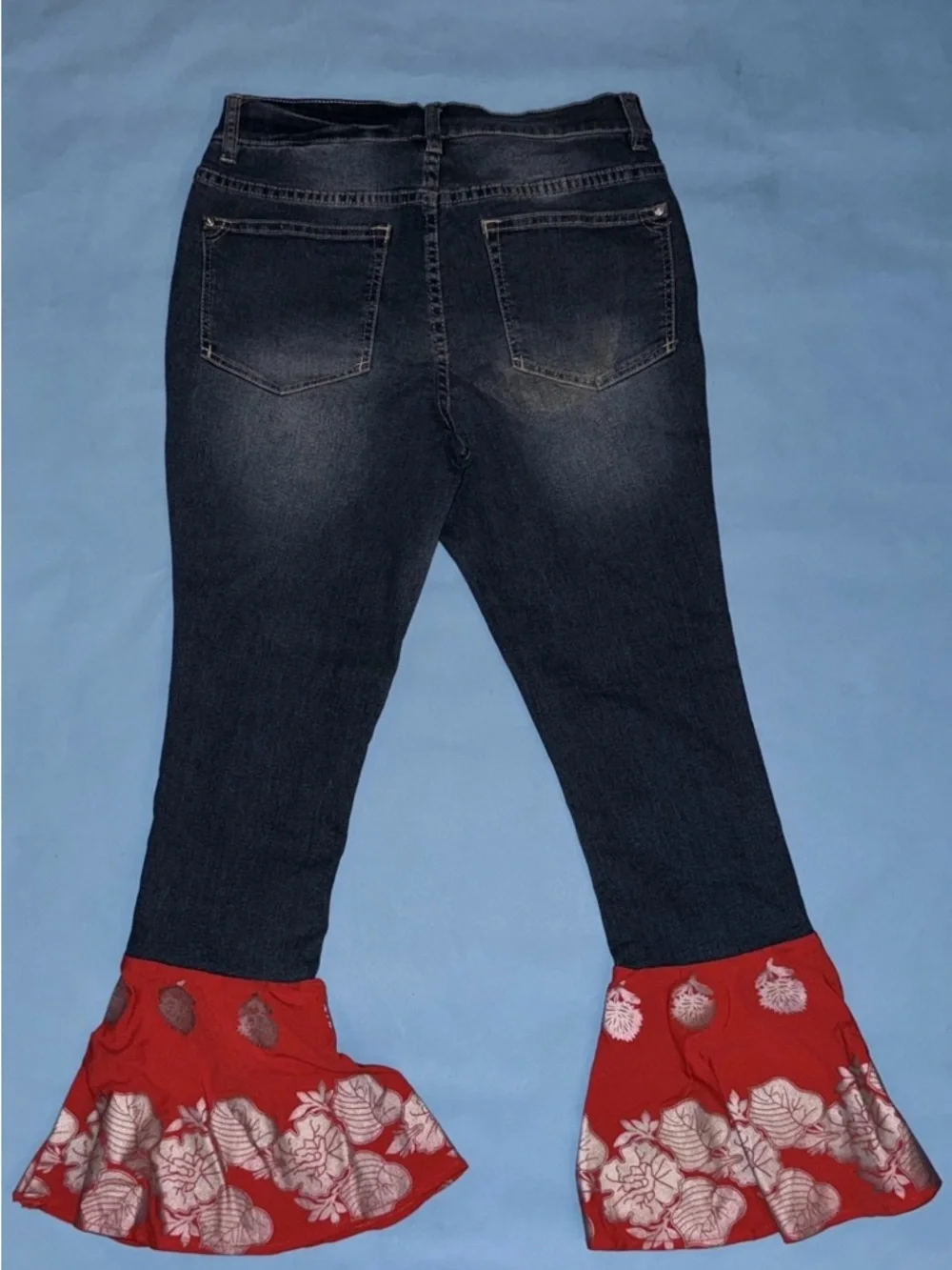 Venus Jeans Embroidered Floral Hem Size 8 Retro 70s Vintage Inspired Preppy - Picture 2 of 7
